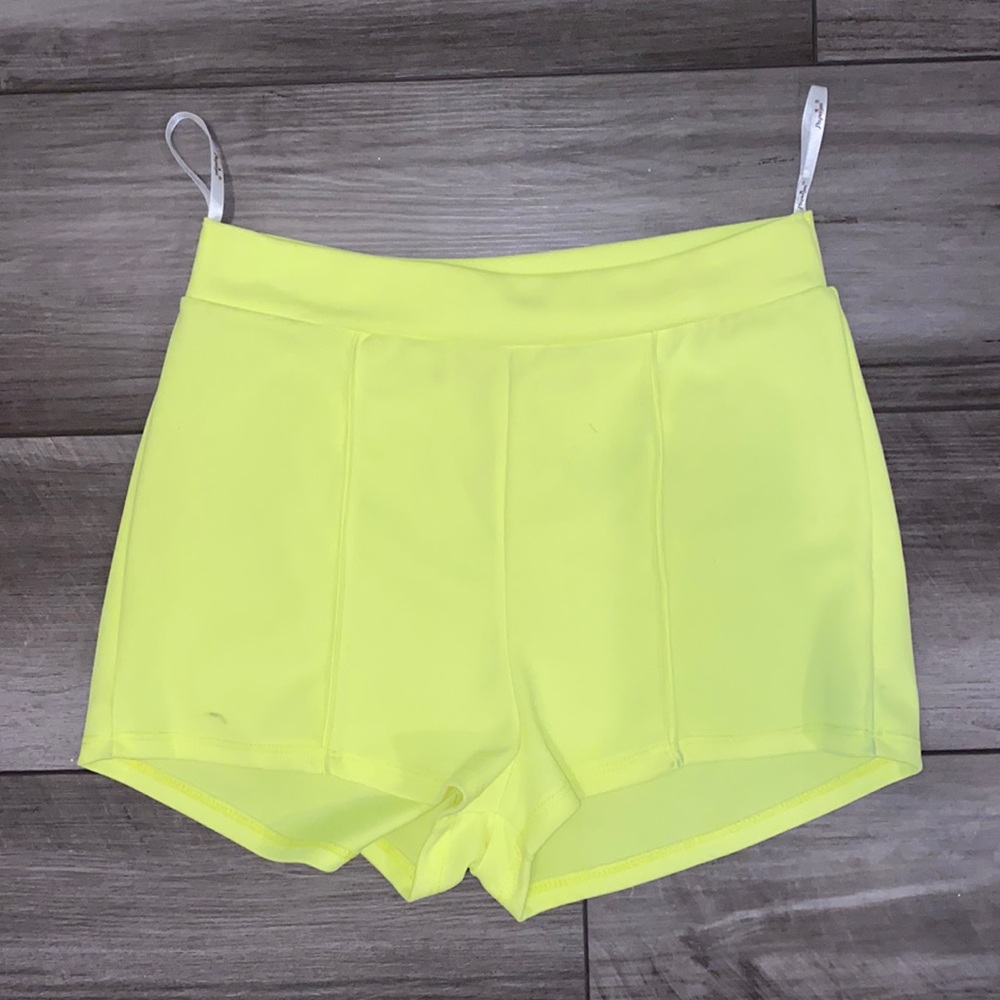 Papaya shorts